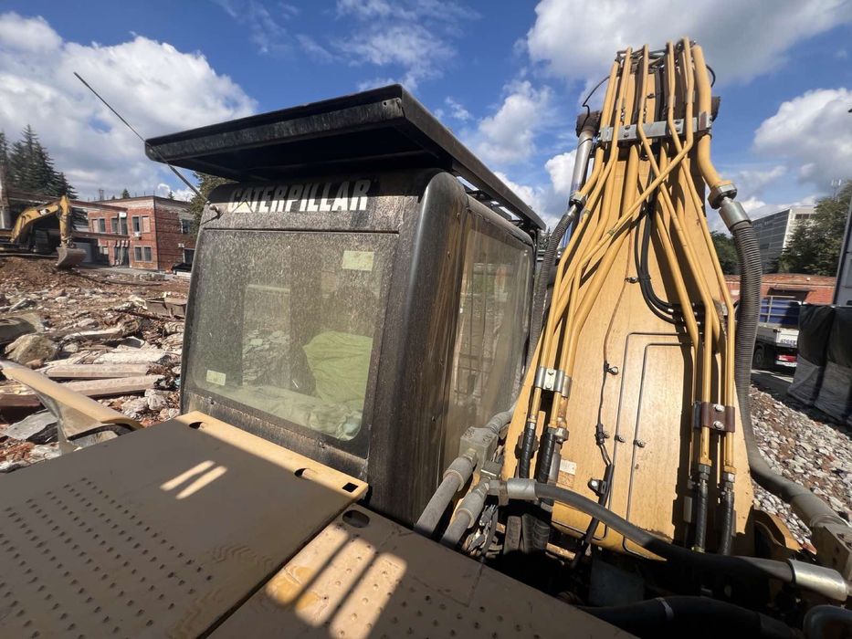 Ескаватор гусеничний Caterpillar 325D