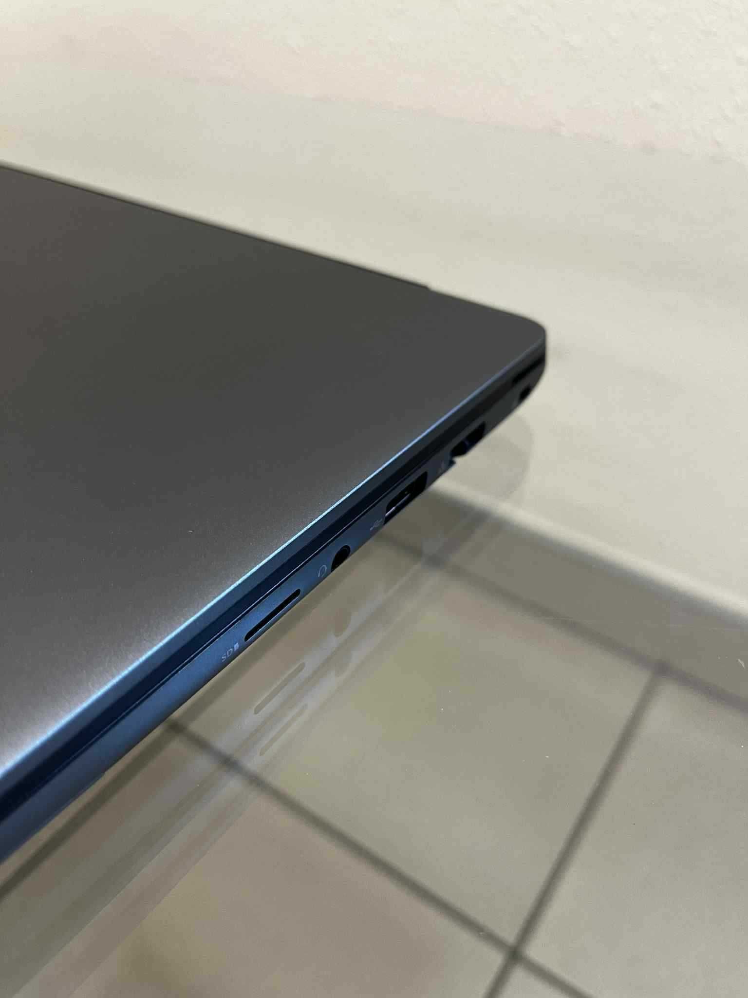 Dell Vostro 5490 | i5-10210U | 8GB RAM | 256GB SSD | Windows 11 Pro