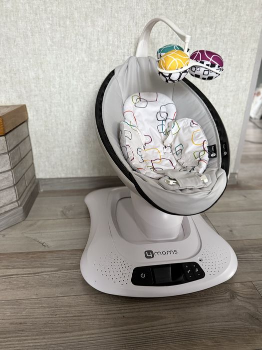 Крісло-гойдалка 4MOMS mamaRoo 4.0 Plush