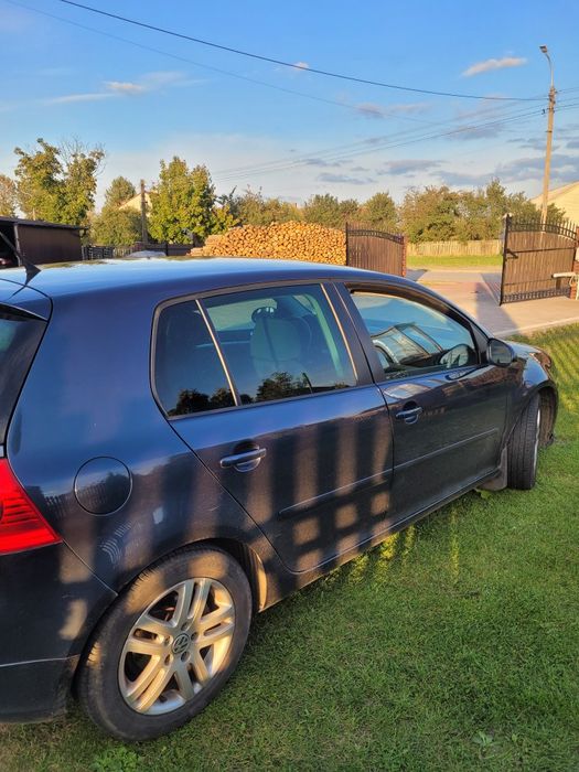 Volkswagen Golf V 1.9TDI 5 drzwi 105KM