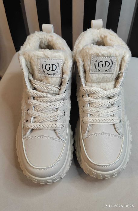 Buty damskie ocieplane 37 NOWE