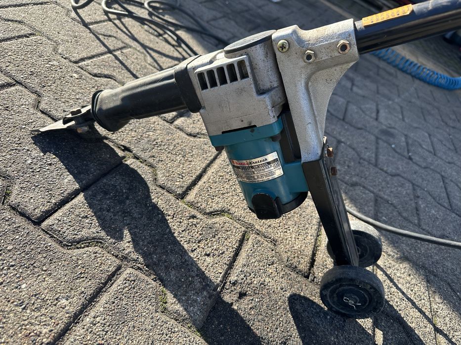 Skrobak elektryczny Makita HK1800L z wózkiem