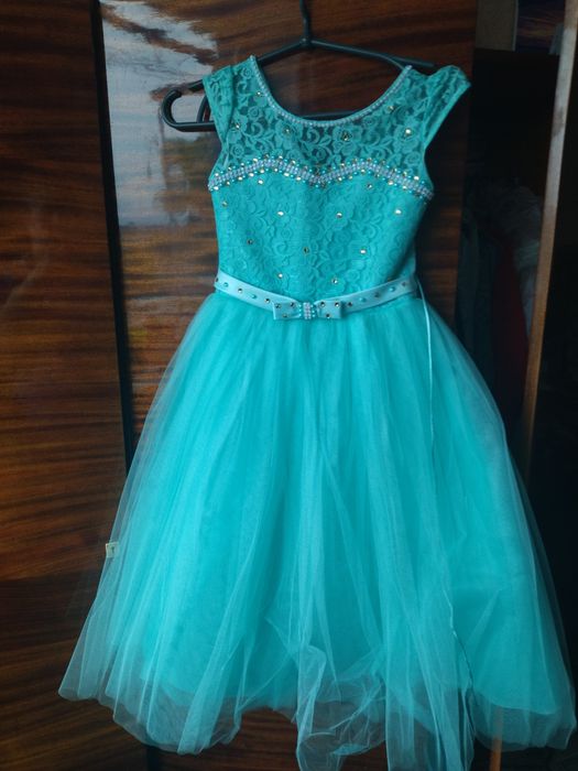 Нарядное платье для девочки