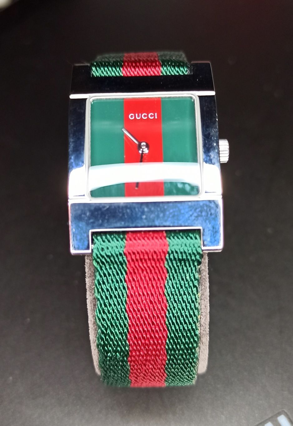Relógio de Senhora Gucci 7700L novo