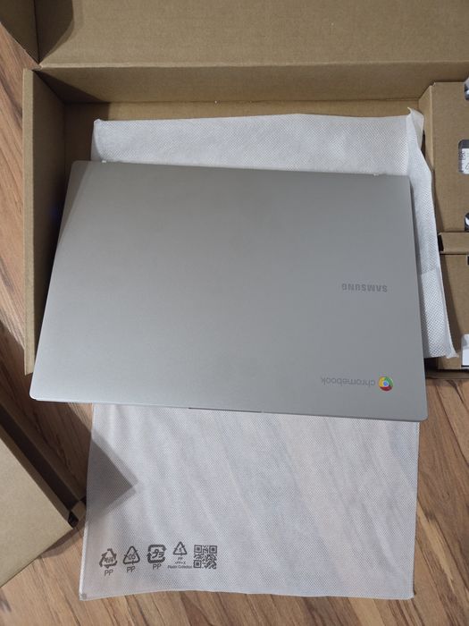 Galaxy chromebook