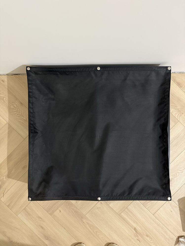 Trzy pojemniki na pościel Ikea Vardo na kółkach pod łóżko