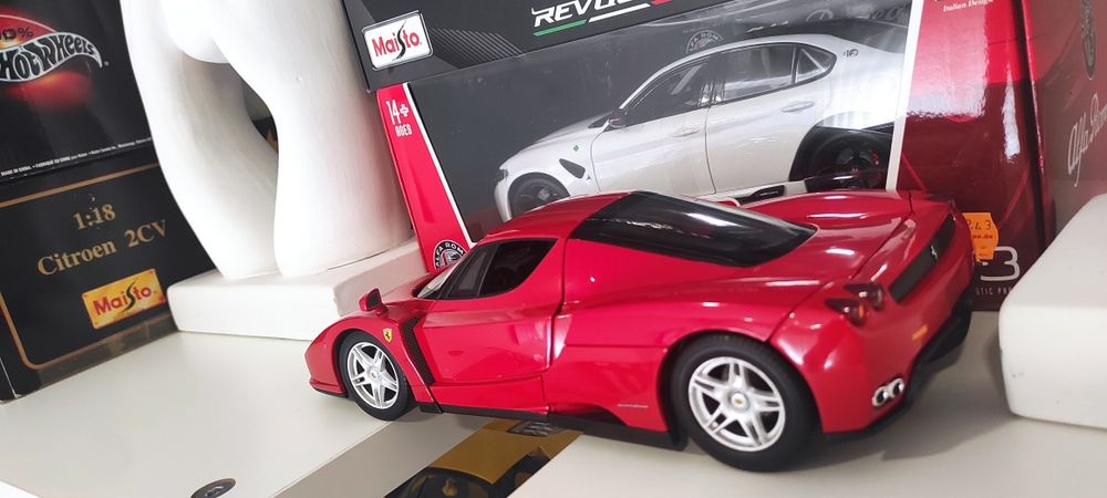 1/18 Ferrari Enzo hot wheels carro coleção miniatura