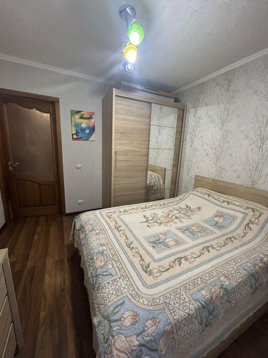 Продаж 4 кімнатної квартири .вул Незалежеості