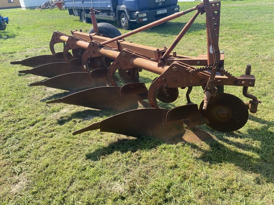 Плуг 4+1 Kverneland , Lemken