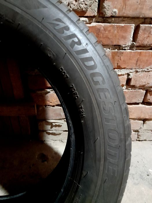 Opony zimowe Bridgestone 225/60/17.