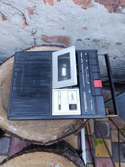 Кассетный переносной магнитофон Протон