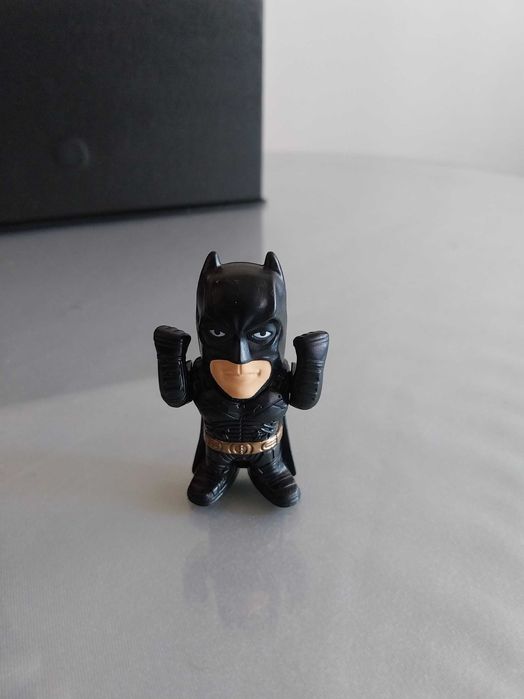 Figura de ação do personagem Batman, em muito bom estado