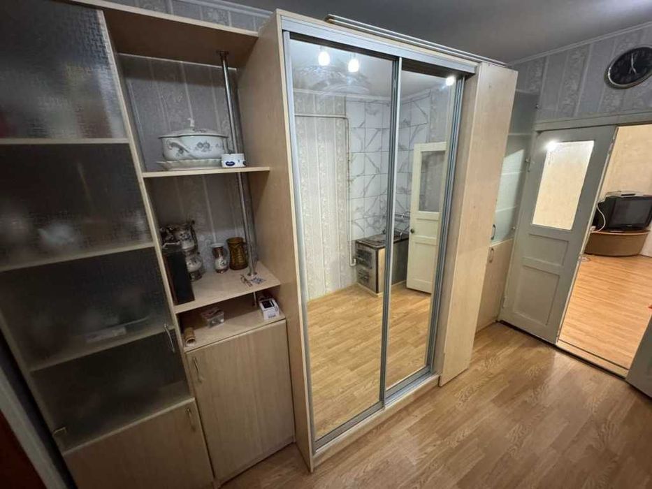 Продаж! Двокімнатна квартира! Центр! Гараж в подарунок!