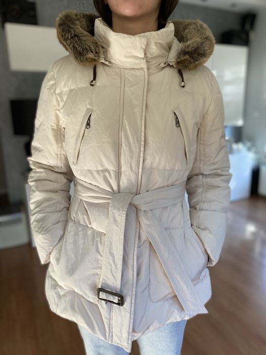 Puchowa kurtka damska z odpinanym kapturem jak nowa