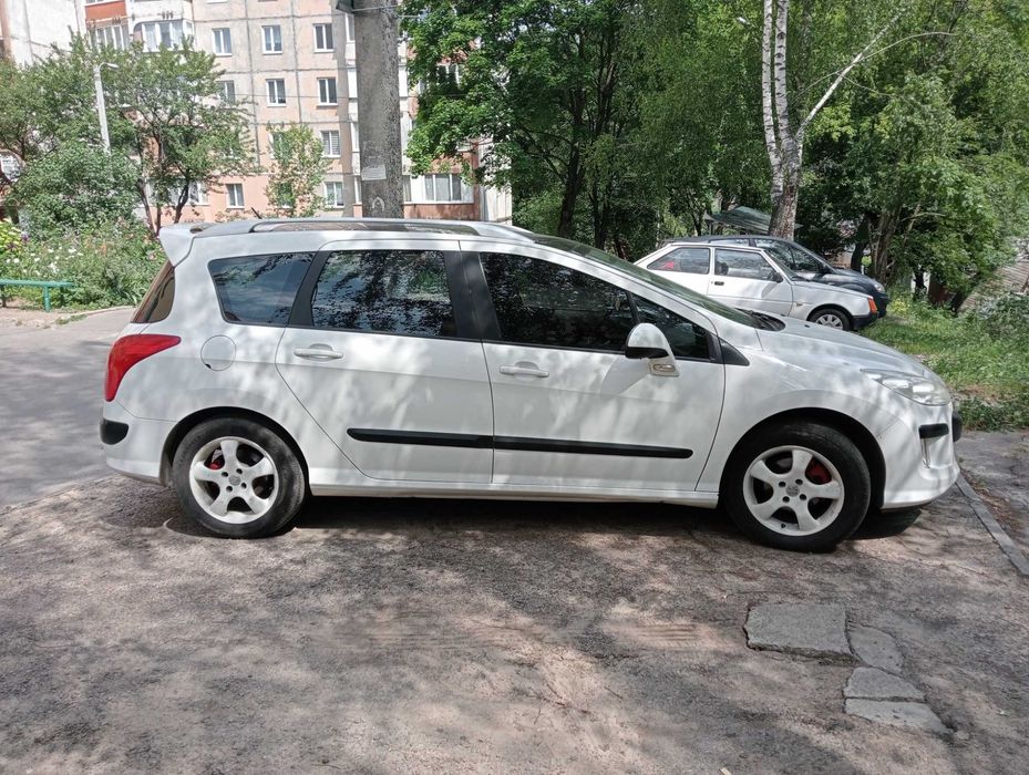 Автомобіль Peugeot 308sw