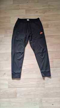 Продам штаны nike tech fleece