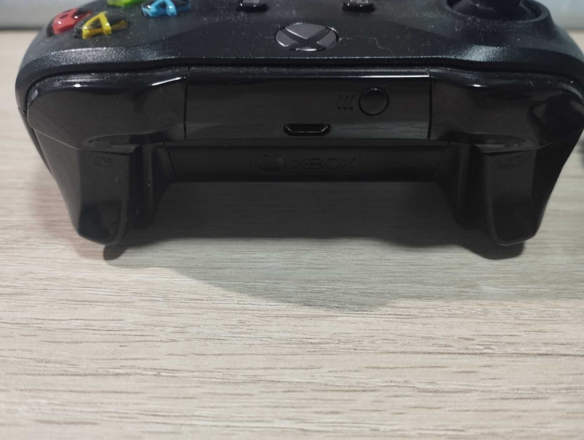 Comando XBox + Cabo (também tem Bluetooth)
