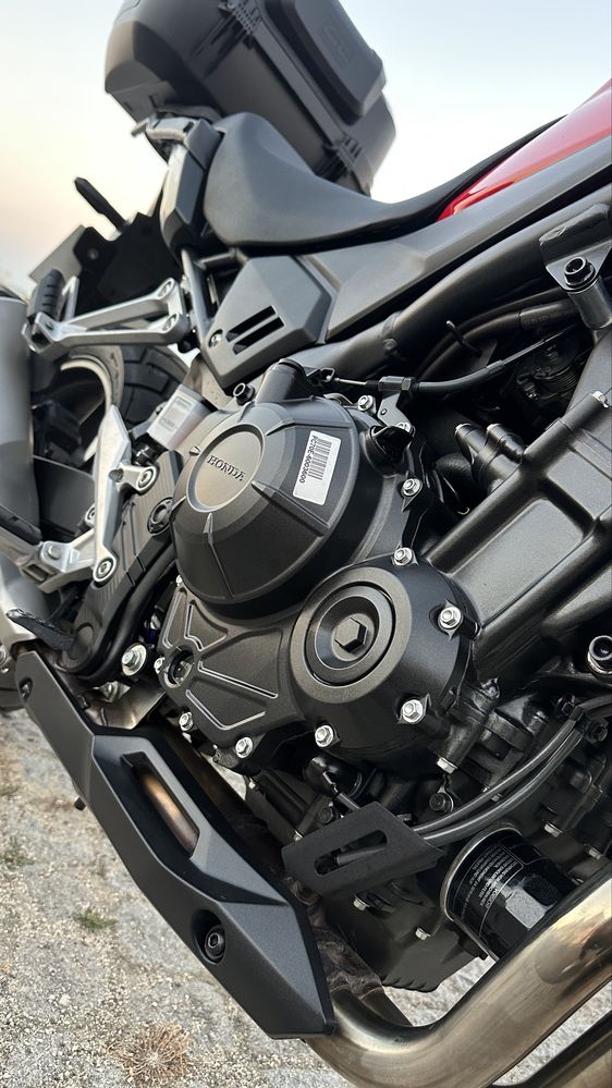 Honda NX500 com TopCase Givi 46L