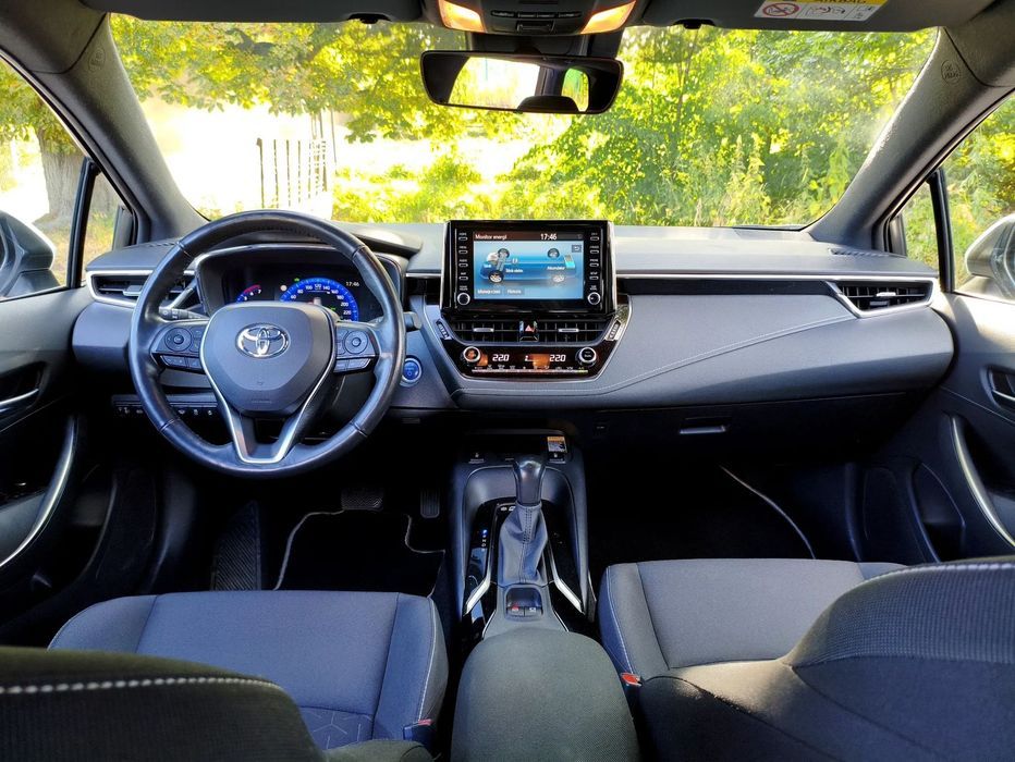Toyota Corolla LED SamParkuje KeyLess Kamera Indukcja Alu17