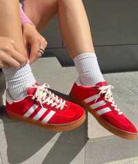 Нові кросівки Adidas Gazelle red