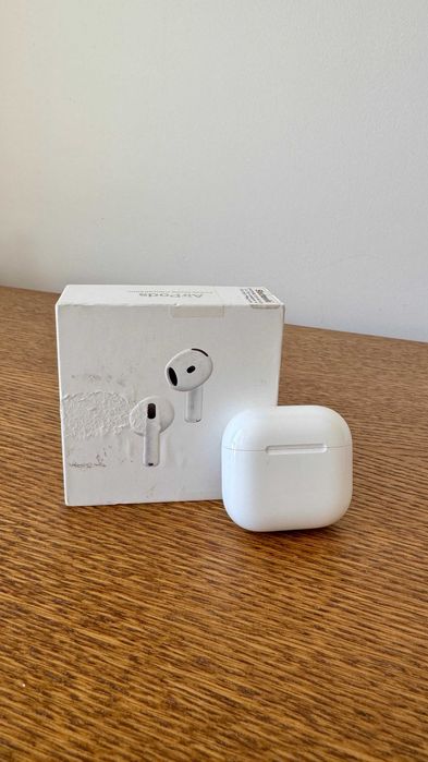 Słuchawki bezprzewodowe Apple AirPods 4. generacji z ANC