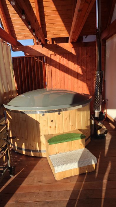 Domki apartamentowe z balią i widokiem na jezioro na Kaszubach 400 zl