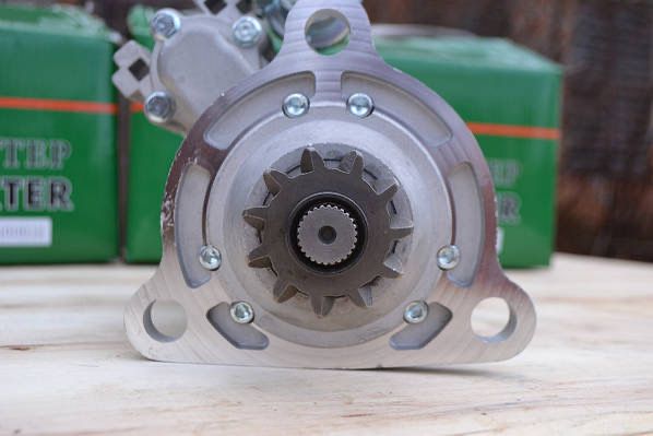 Стартер редукторный СМД-14/18/20/22 комбайн Нива СК-5 (24В 8,1кВт)