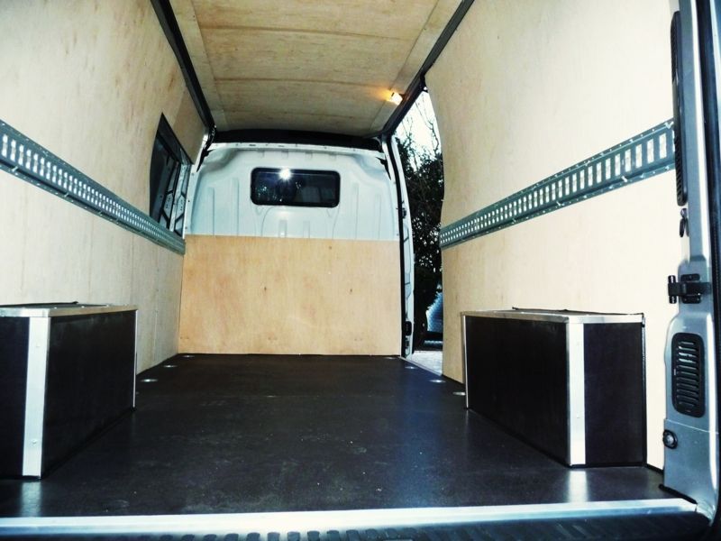 Opel Movano L3H2 zabezpieczenie paki