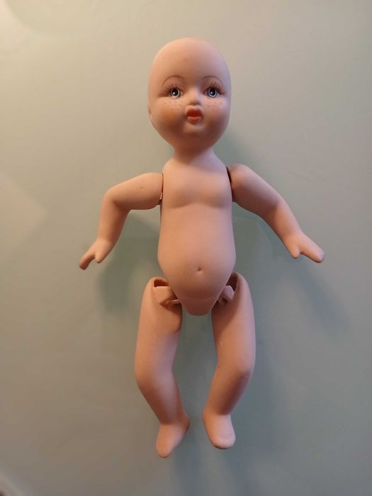 Boneco porcelana biscuit