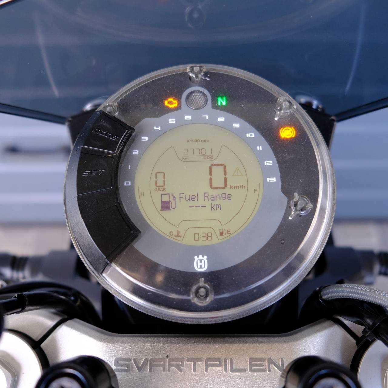 Продам мотоцикл HUSQVARNA SVARTPILEN 401 (7696)