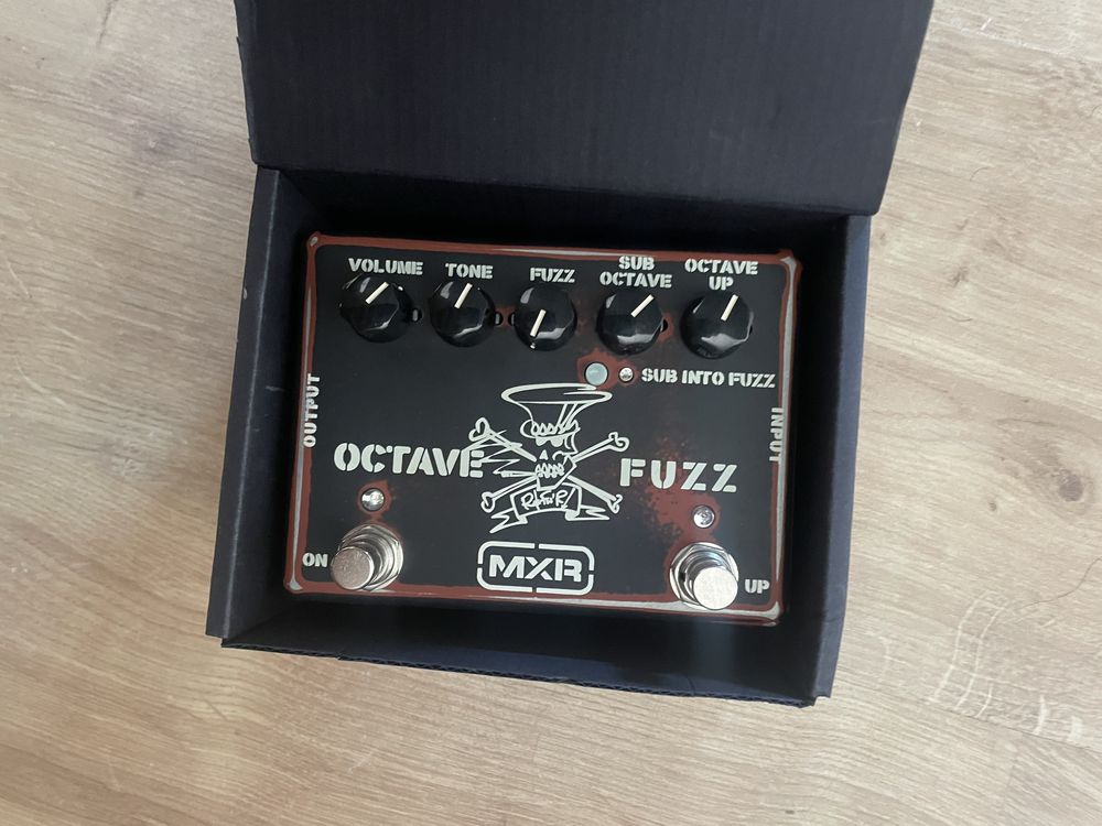 Pedal MXR SF01 Slash Octave Fuzz