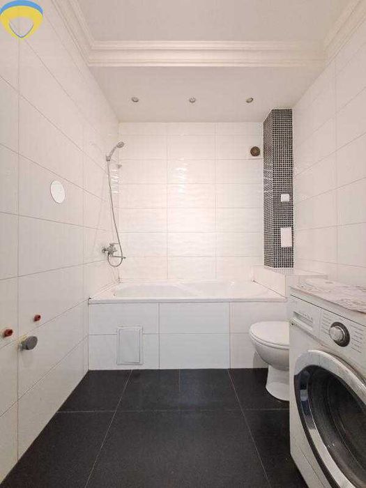 Продам затишну 2-кімнатну квартиру з капітальним ремонтом — Авангард!