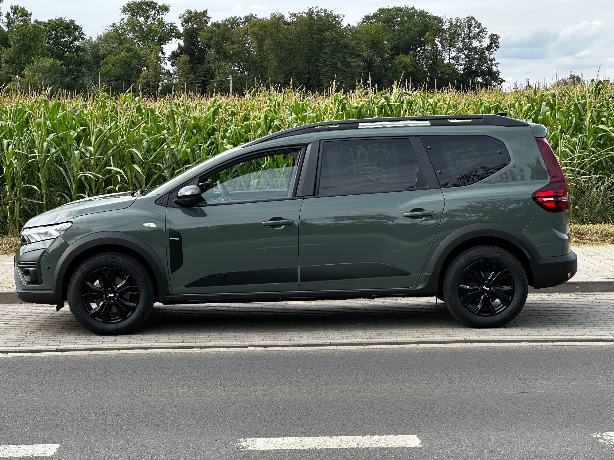 wynajem wypożyczenie dacia Jogger nowe 7 osobowe 3800 netto miesiąc