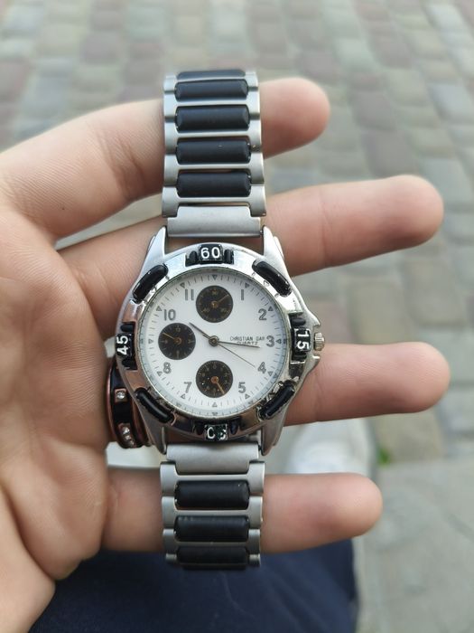Часи Christian gar quartz