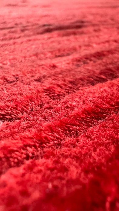Nowoczesny Dywan Czerwony – Dodaj głębi wnętrzu! (80x150 cm)