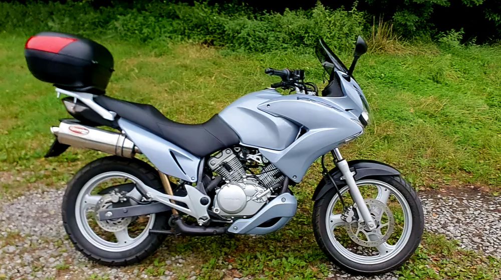 Varadero 125 na kat B model na wtrysku po lifcie