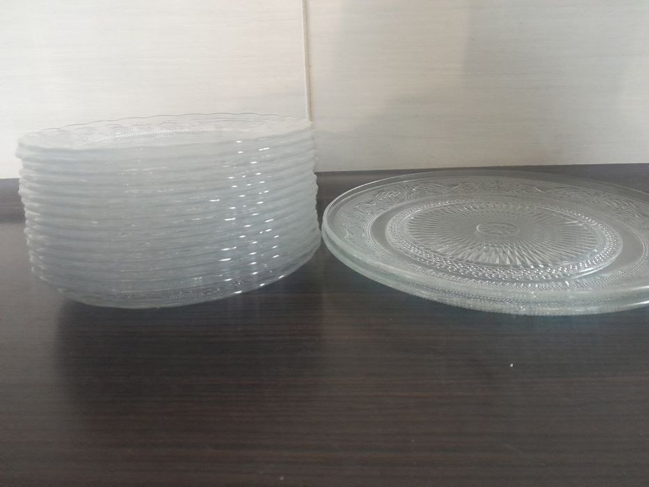 Sprzedam talerze deserowe