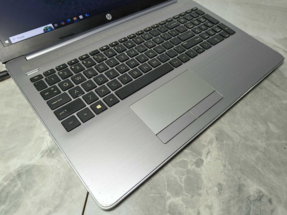 Ноутбук HP 250 G7 Ryzen 3 3200U AMD Vega 3 2GB 8GB DDR4 SSD M2 256GB
