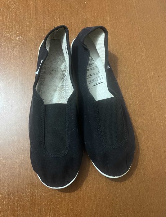 Domyos - Sapatilhas Ginástica em Preto (tam 37 e 39)