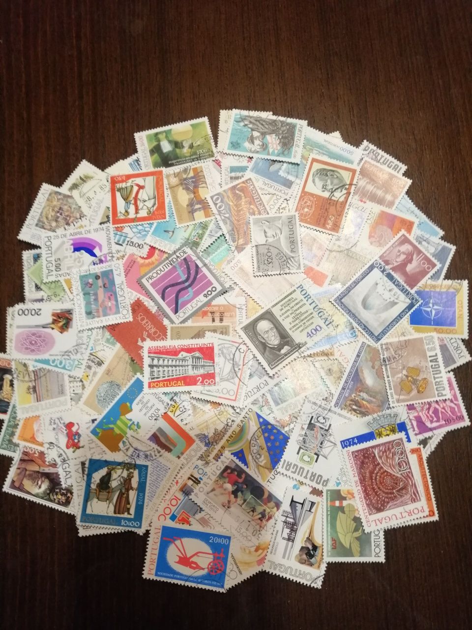 Vendo lotes de 220 selos Nacionais