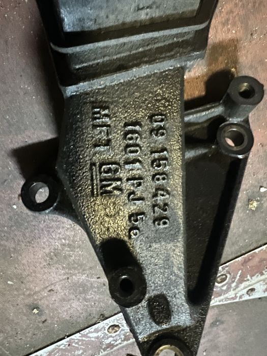 Кронштейн (опора) мотора Opel Astra G 1,4