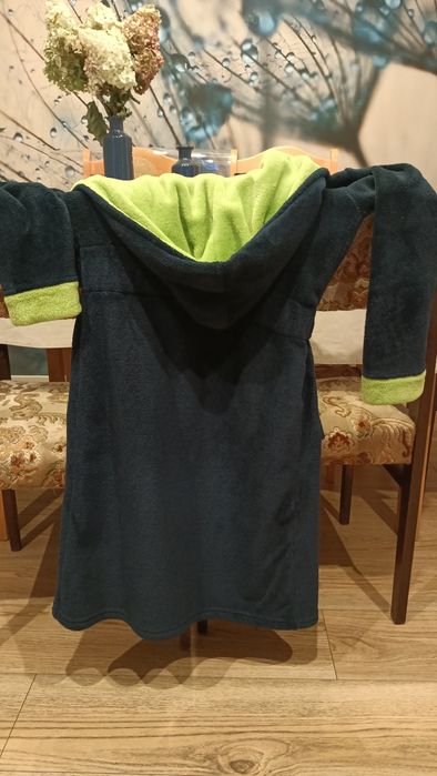 Szlafrok dziecięcy w bardzo dobrym stanie