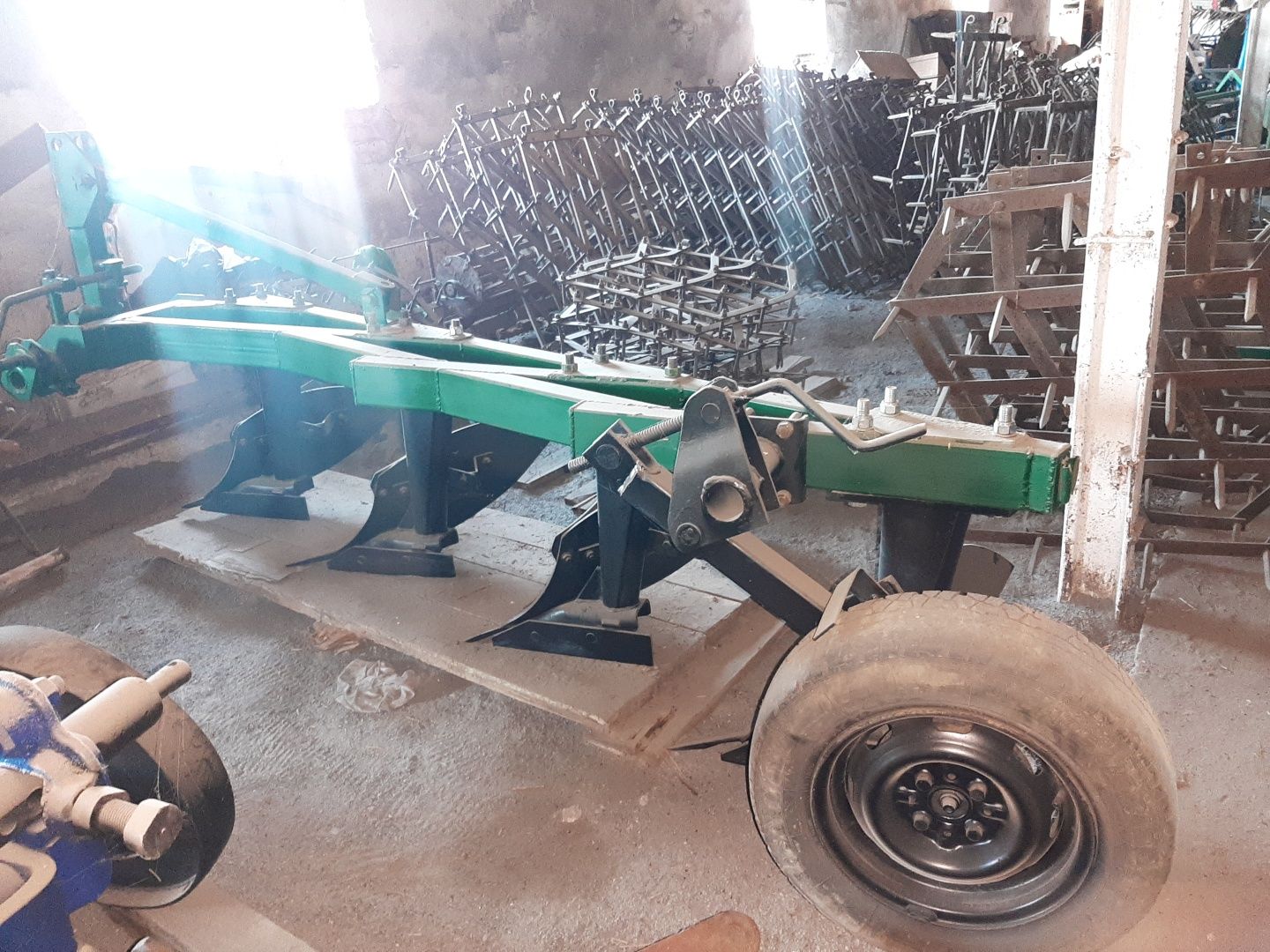 Продам плуг Bomet 4×25