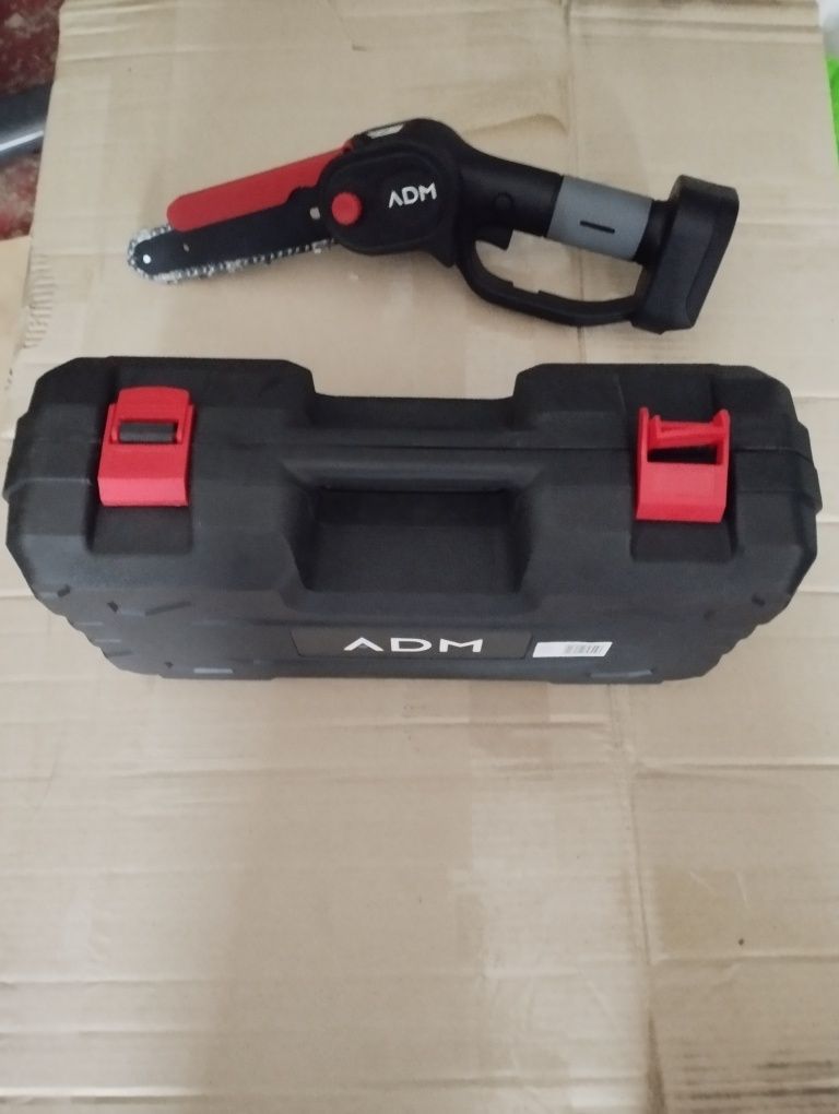 Motosserra bateria nova
