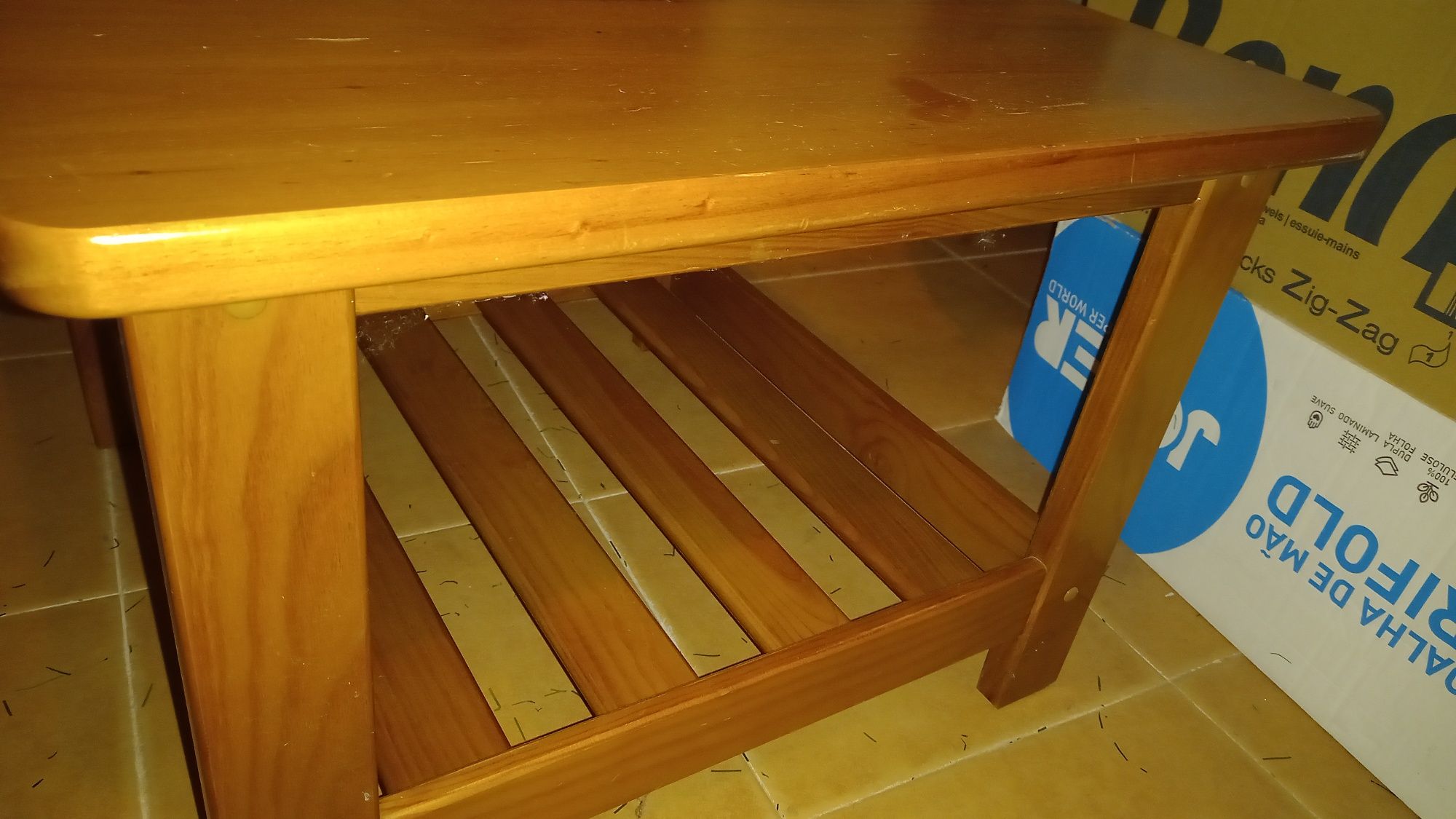 Mesa em Pinho Mel