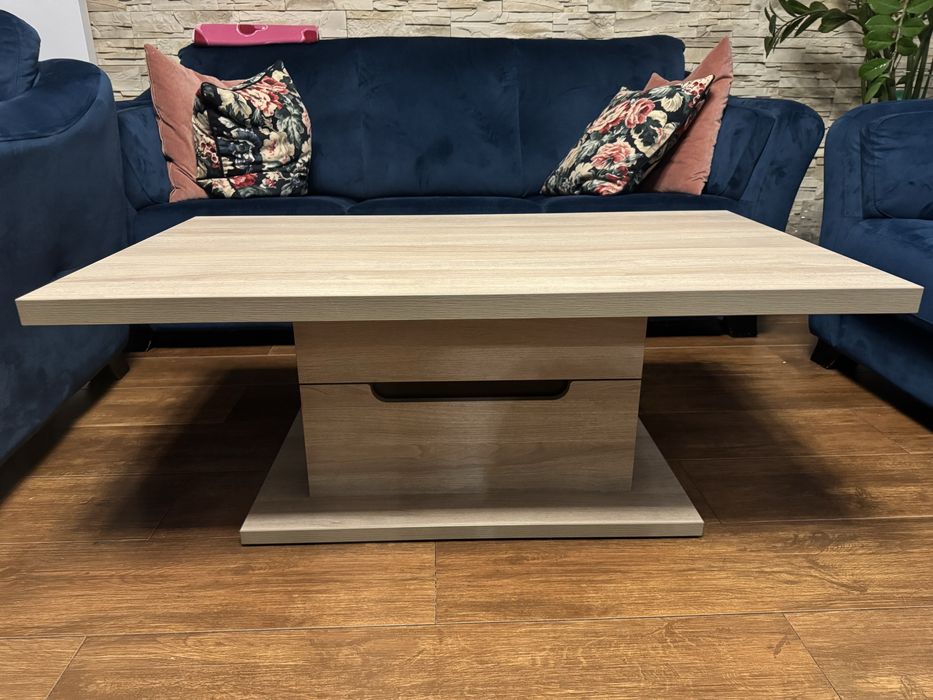 Lawa do salonu.Kolor jasny.