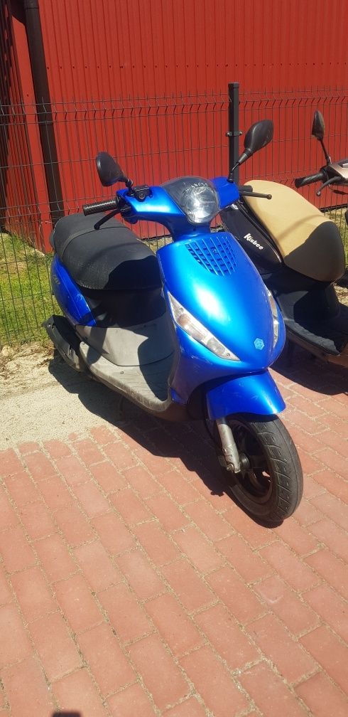Piaggio  zip vespa 50 peugeot ,kymco aprilia