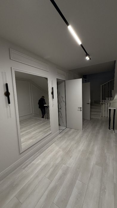 Продаж Елітного Будинку-Дуплекса з ремонтом в центрі міста Чернівці