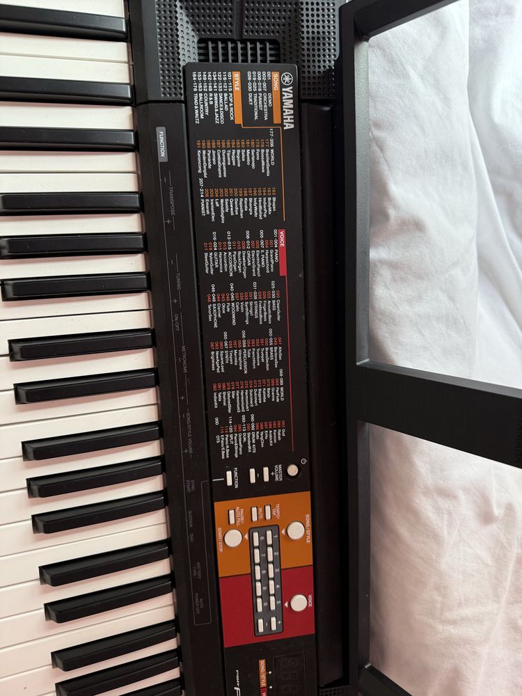 Yamaha psr F51 digital keyboard