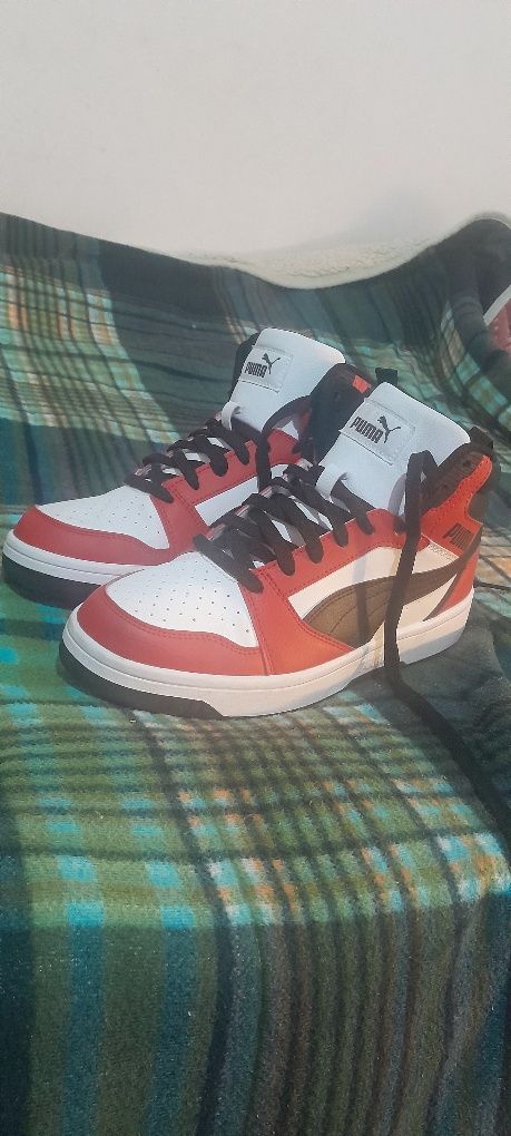Sapatos puma com caixa